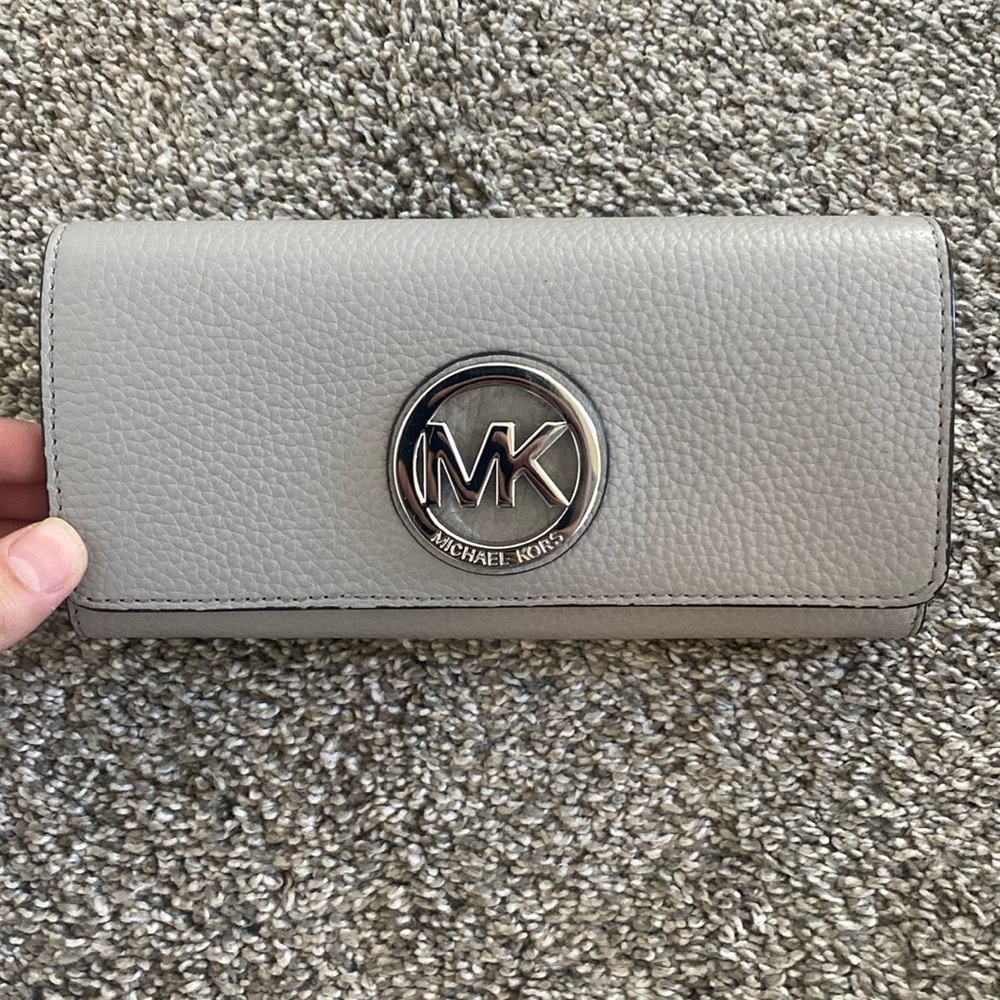 Micheal Kors wallet